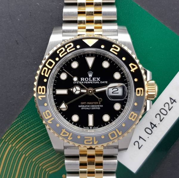 Rolex GMT-Master II 126713Grnr With Card Like New steel and Gold FT2