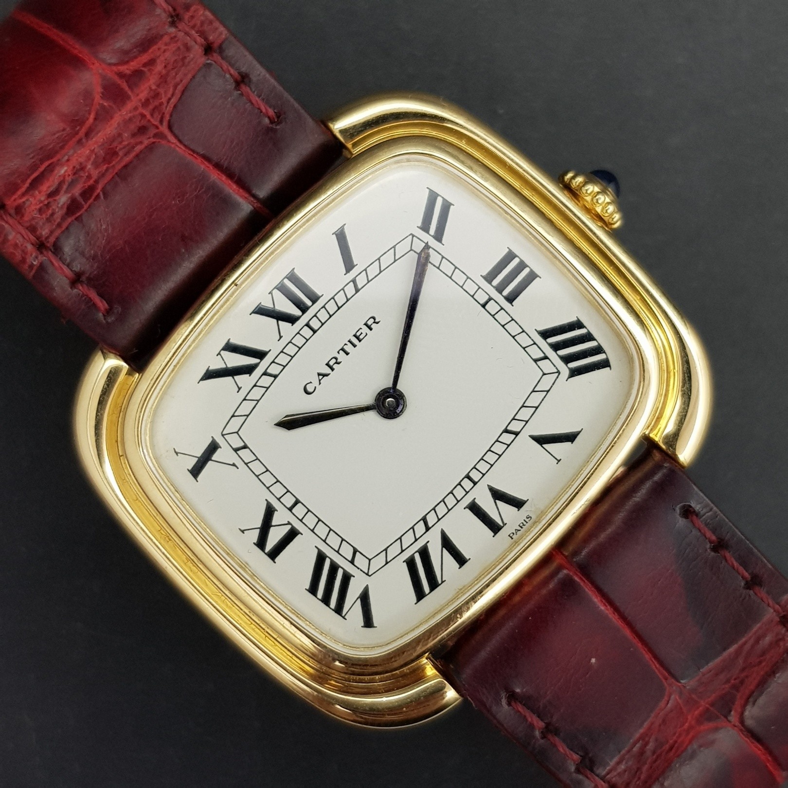 Cartier Gondole 97501 Jumbo Gondole 39mm Gold 18k Mint condition CV.V4